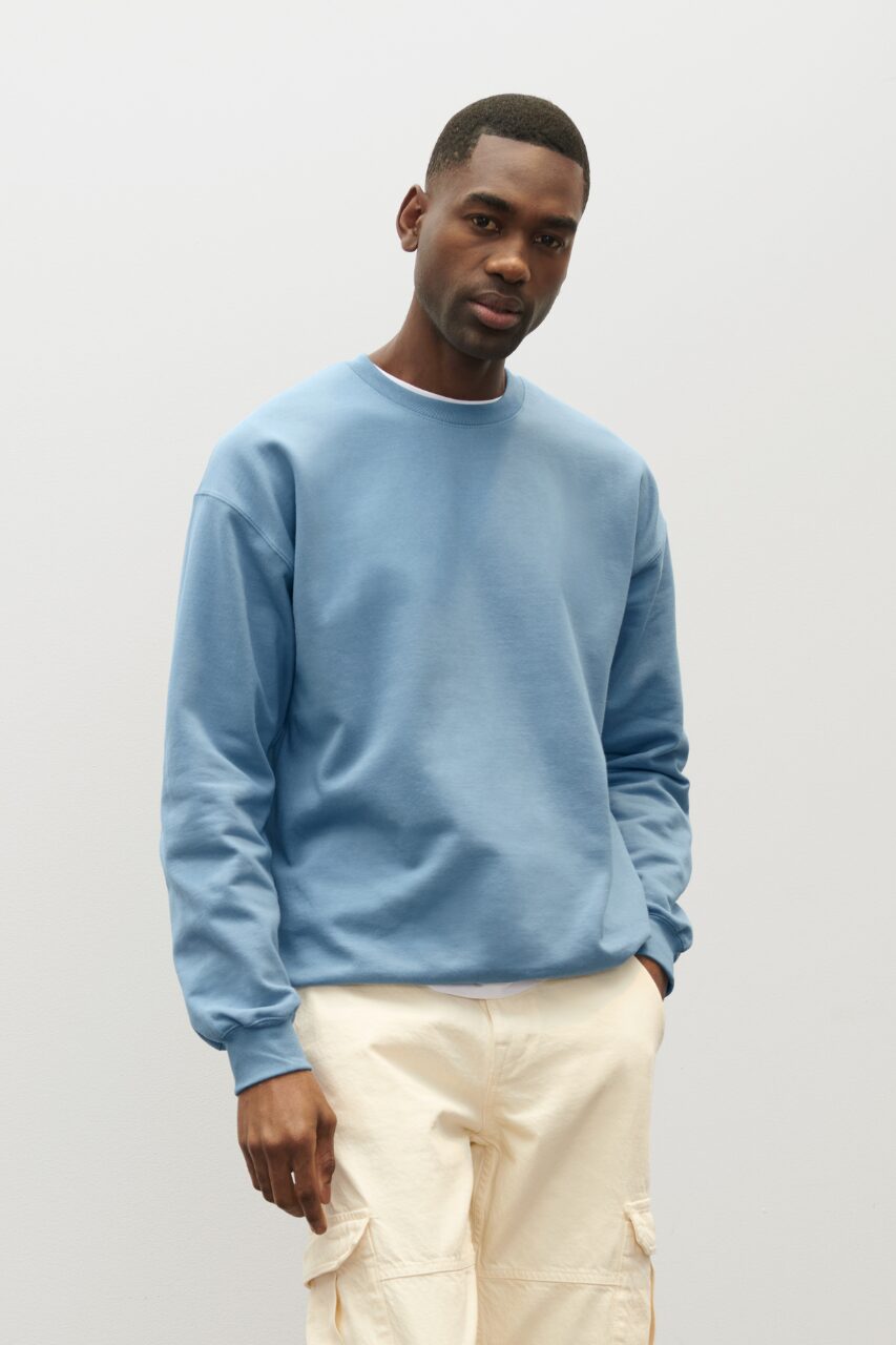 SOFTSTYLE® MIDWEIGHT FLEECE ADULT CREWNECK - Image 4