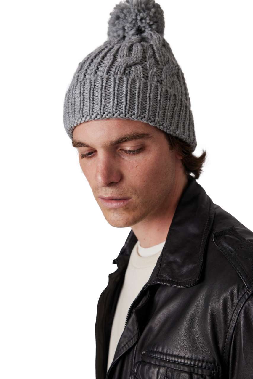 KNITTED BEANIE - Image 4